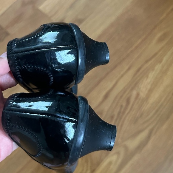 Prada Vintage  Women's Black Patent leather Pump Kitten Heels Size 37 - Picture 7 of 10